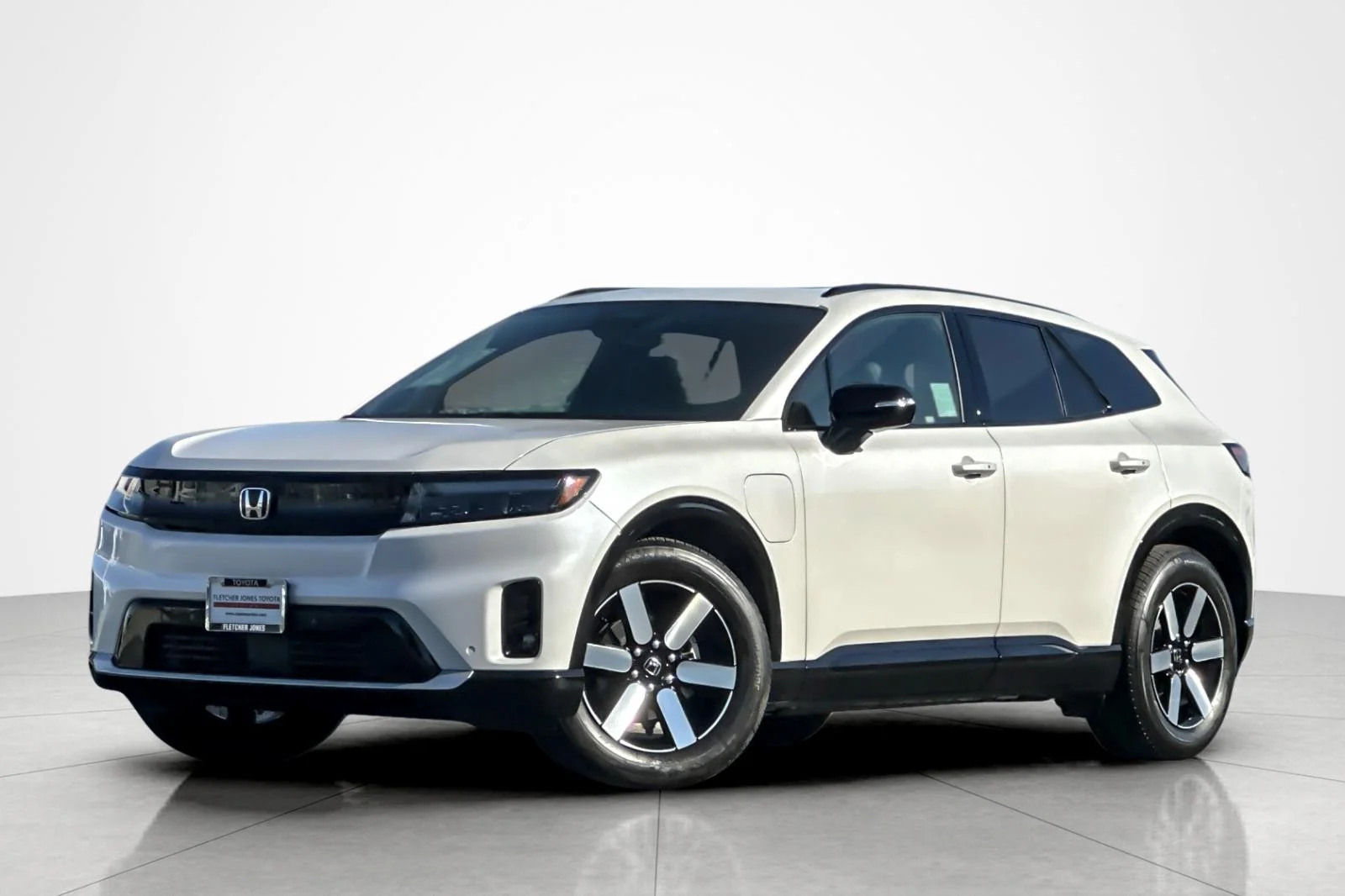 Used 2025 WHITE Honda Touring image 1