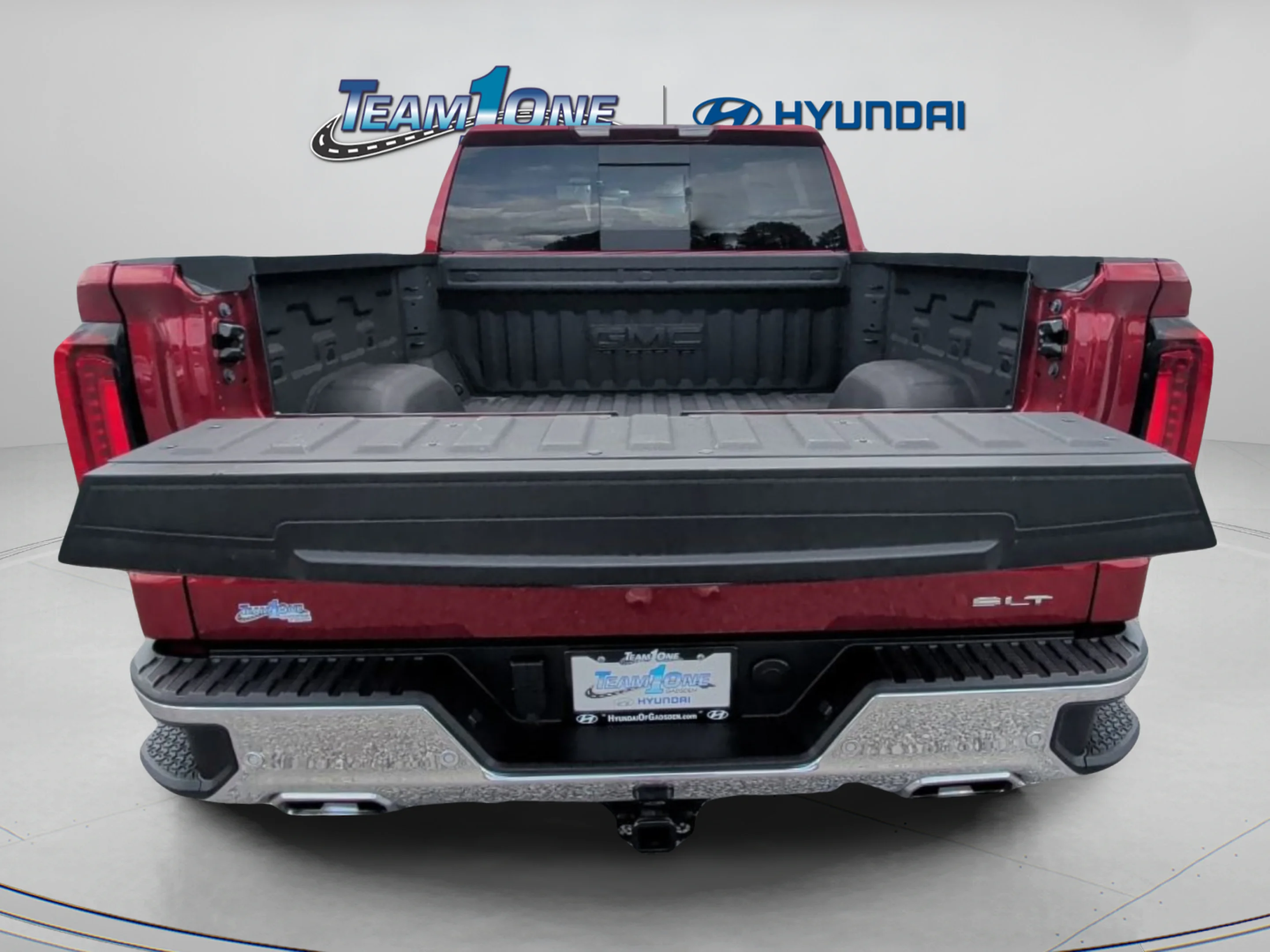 Used 2025 Volcanic Red Tintcoat GMC SLT image 15