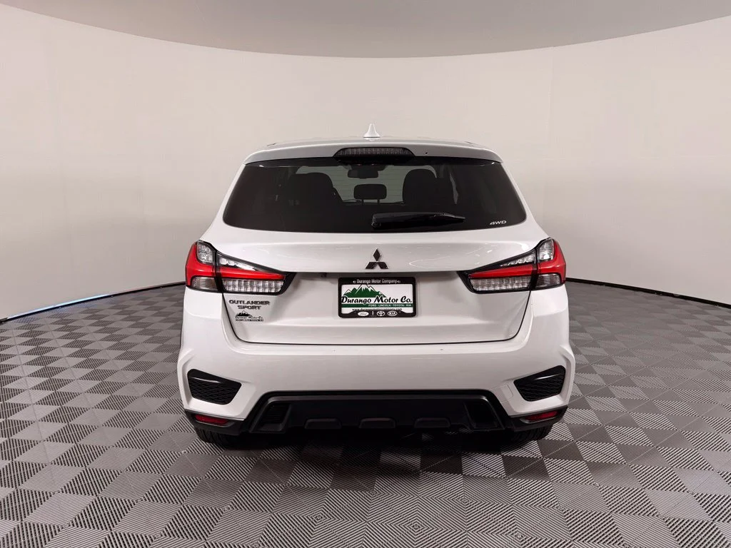Used 2024  Mitsubishi 2.0 ES image 10