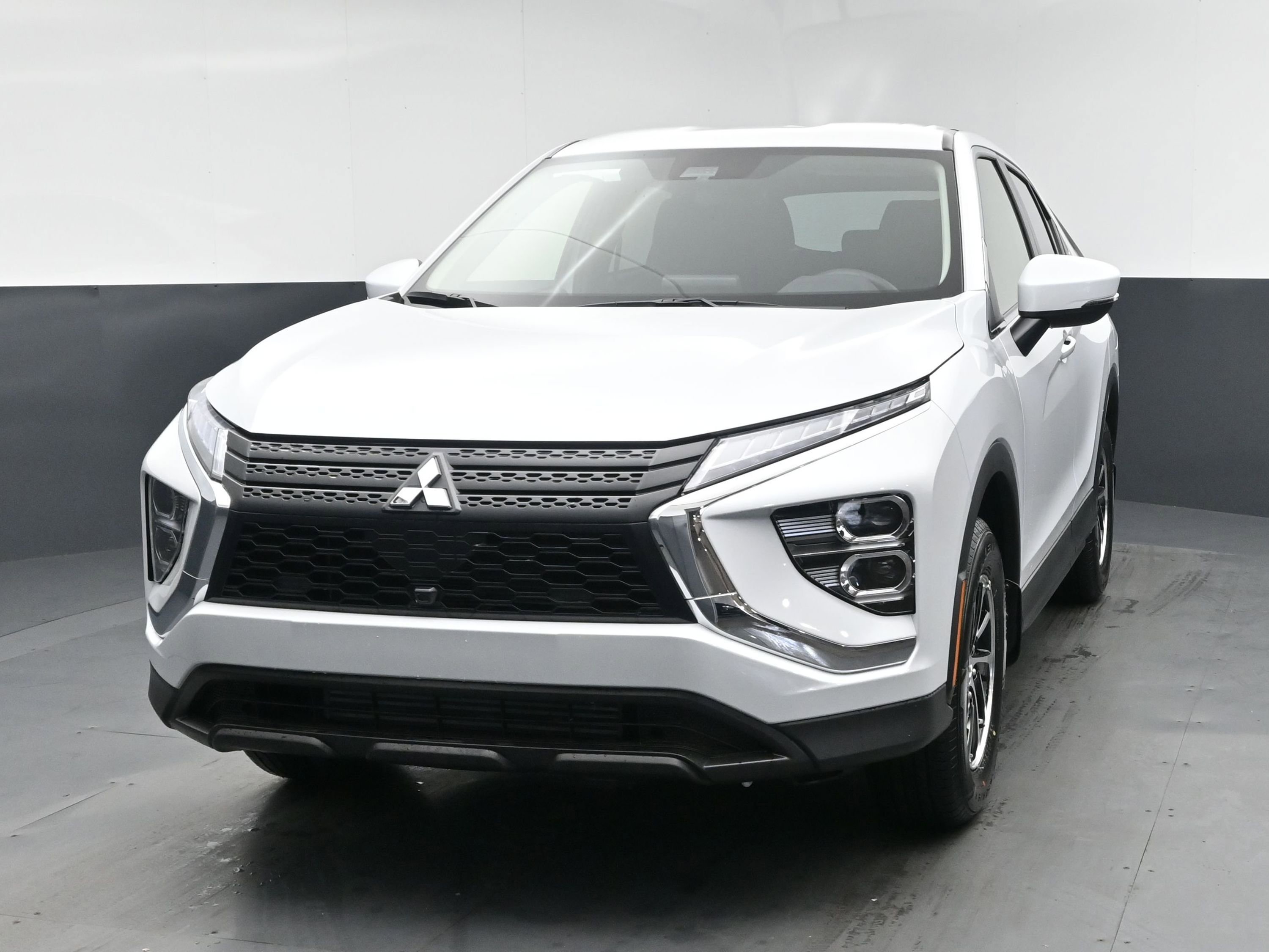 2026 Mitsubishi Eclipse Cross ES S-AWC's photo