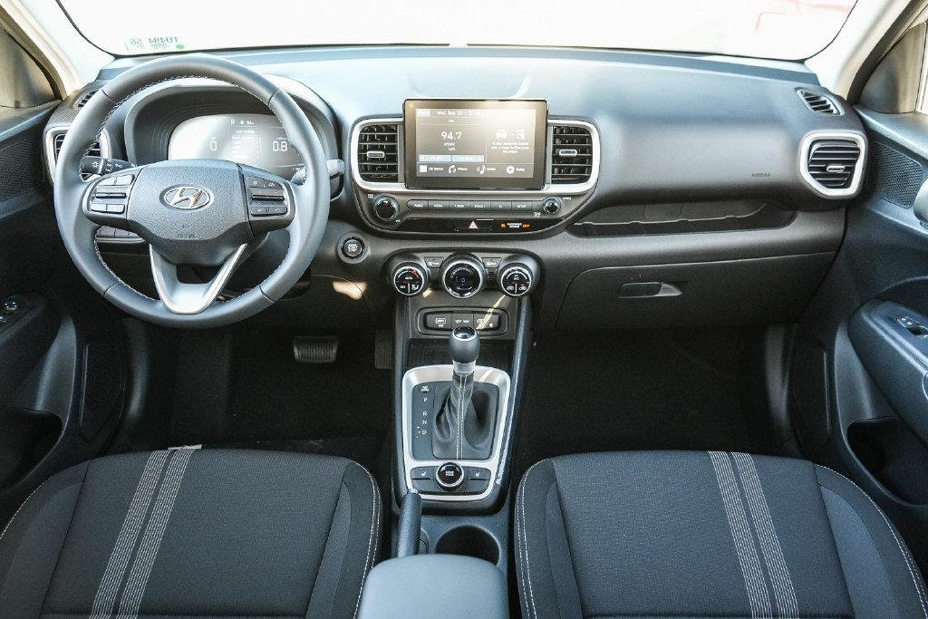 New 2026 Shimmering Silver Hyundai SEL image 14