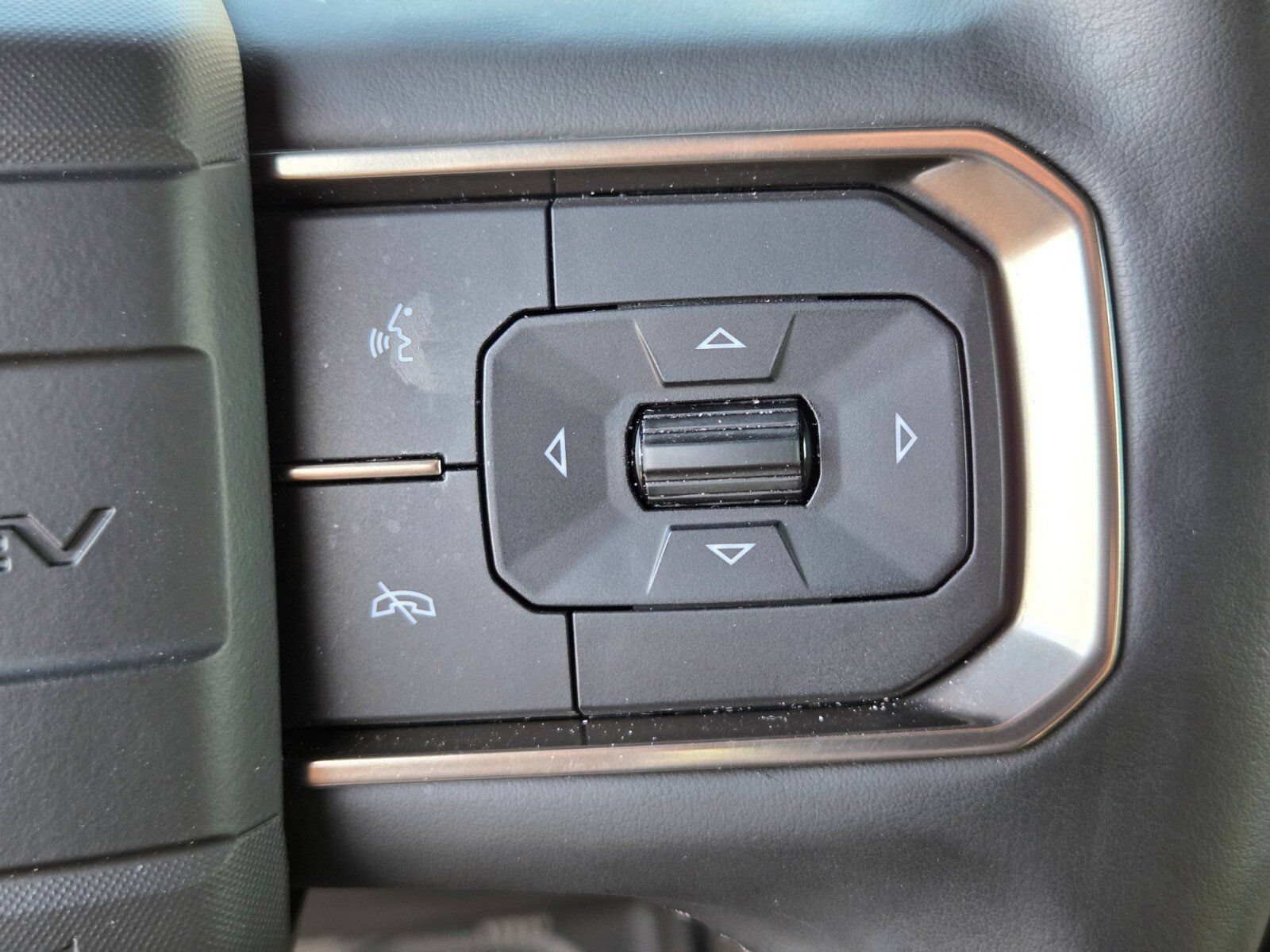 Used 2025 Interstellar White GMC 2X image 22