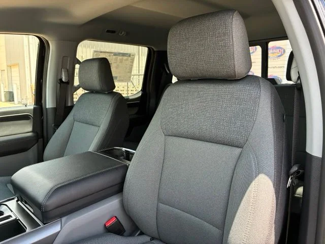 New 2026 Agate Black Metallic Ford XLT image 8