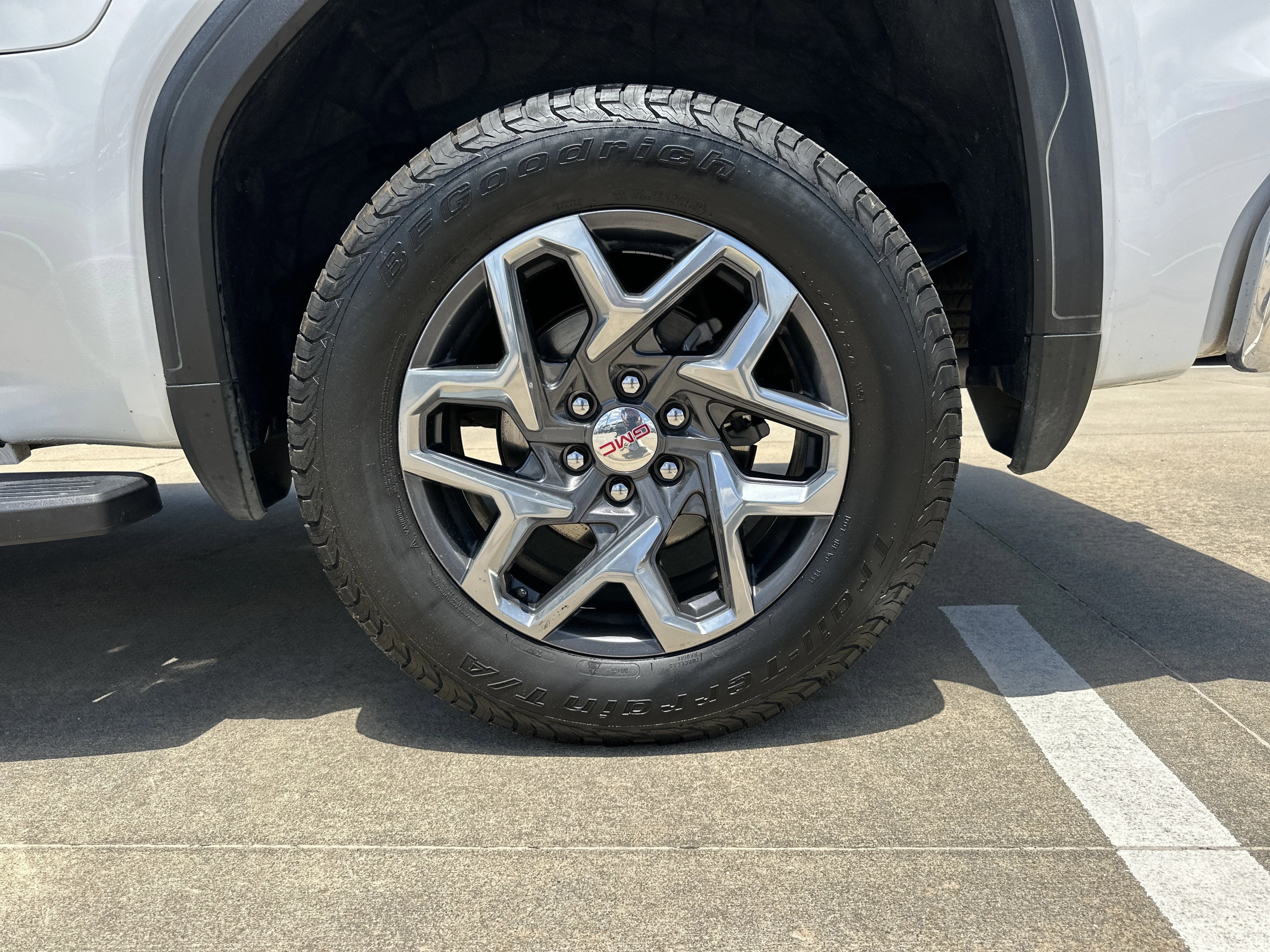 Certified Used 2024 Summit White GMC SLT image 21
