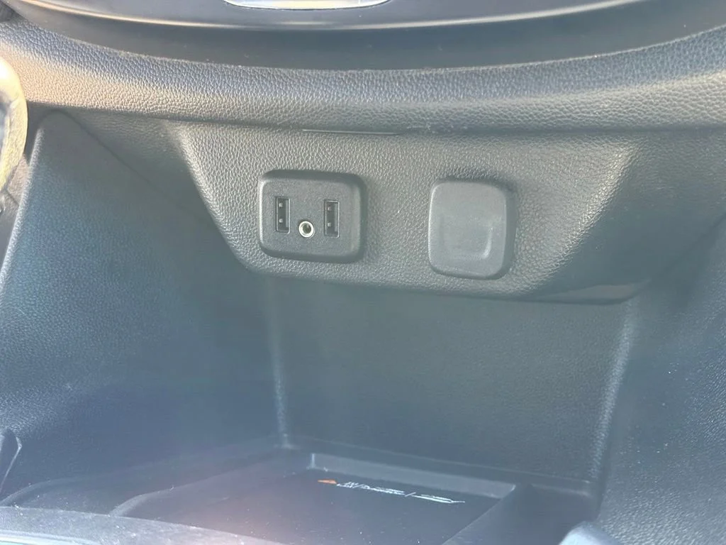 Used 2023 Sterling Gray Metallic Chevrolet LT Cloth image 29