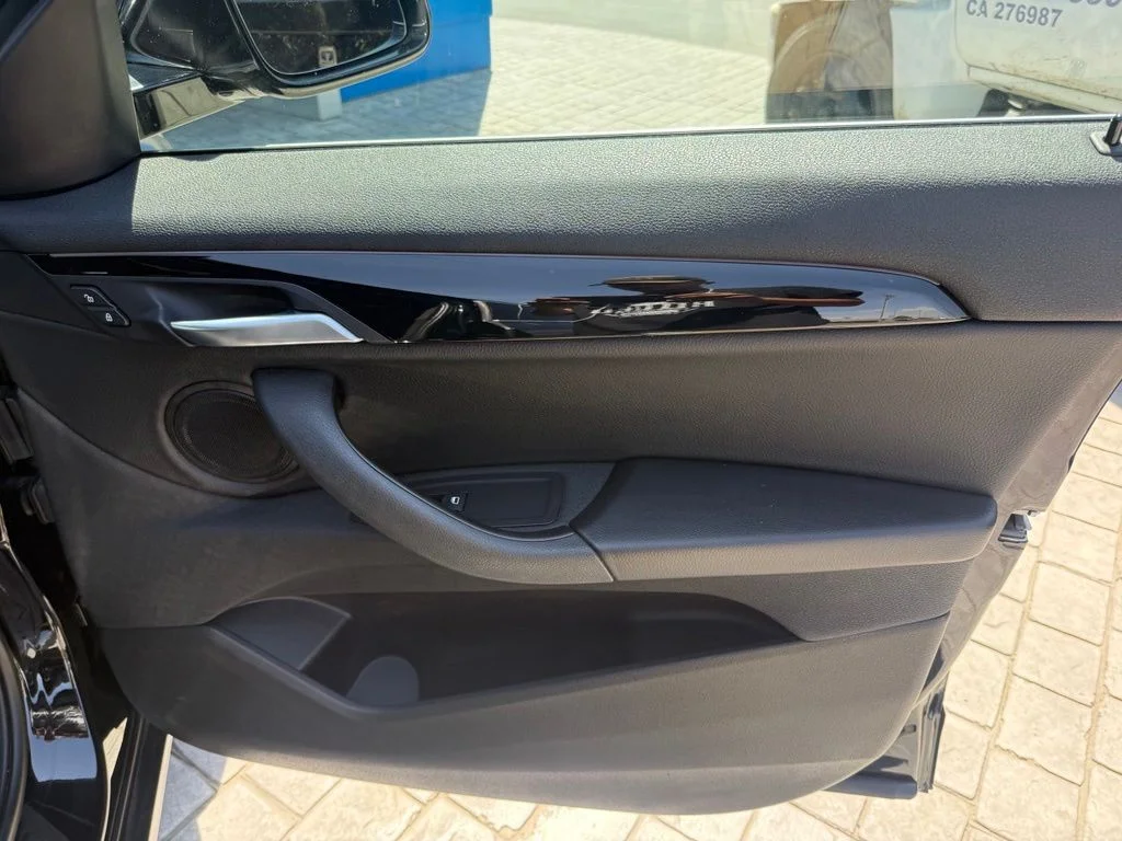 Used 2020 Black BMW sDrive28i image 18