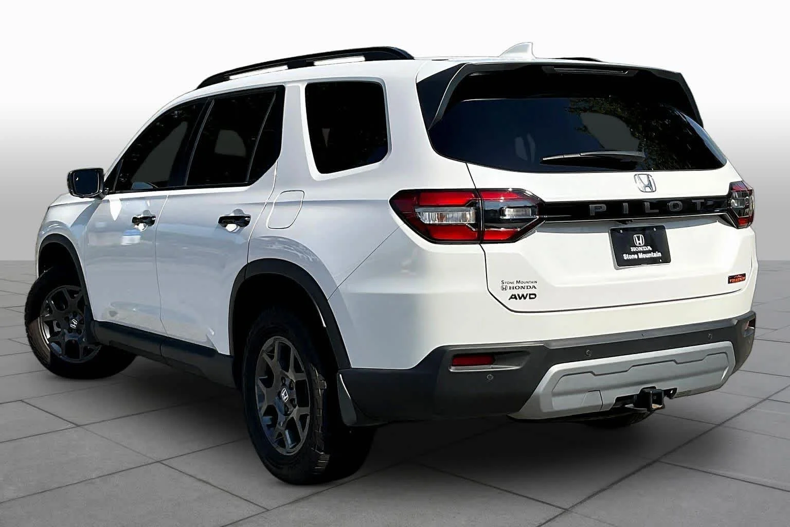 Used 2025 Platinum White Pearl Honda TrailSport image 12