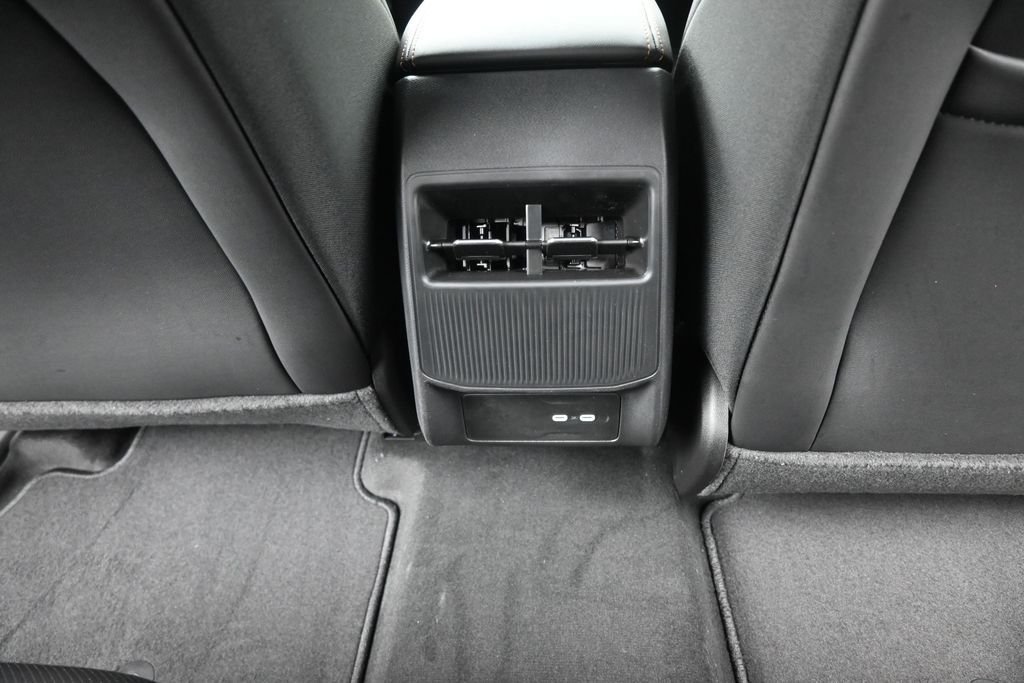 New 2026 Diamond Black Crystal Pearlcoat Jeep Limited image 29