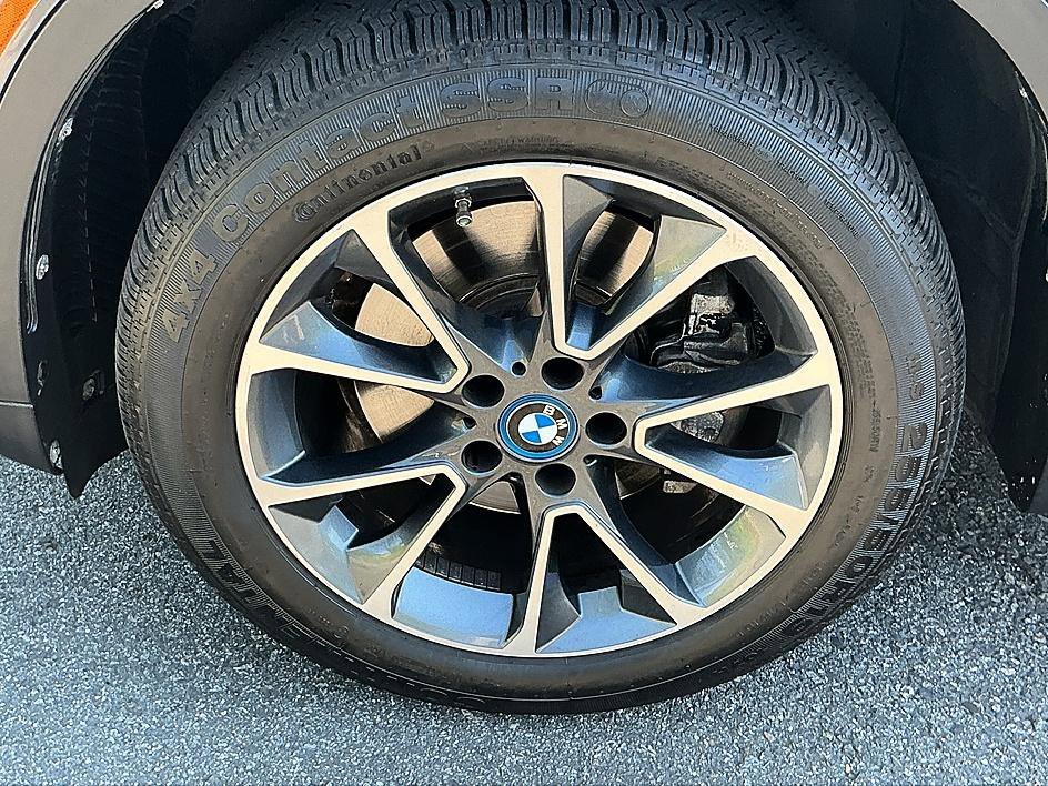 Used 2018 Dark Graphite Metallic BMW xDrive40e iPerformance image 10