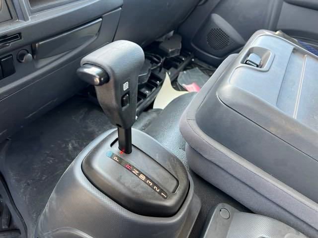 New 2024 Arc White Chevrolet MEDIUM ASH GRAY image 21