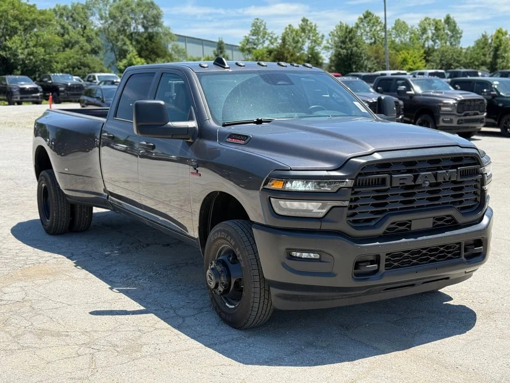 New 2026 Granite Crystal Metallic Clear-Coat Exterior Paint RAM Tradesman image 4