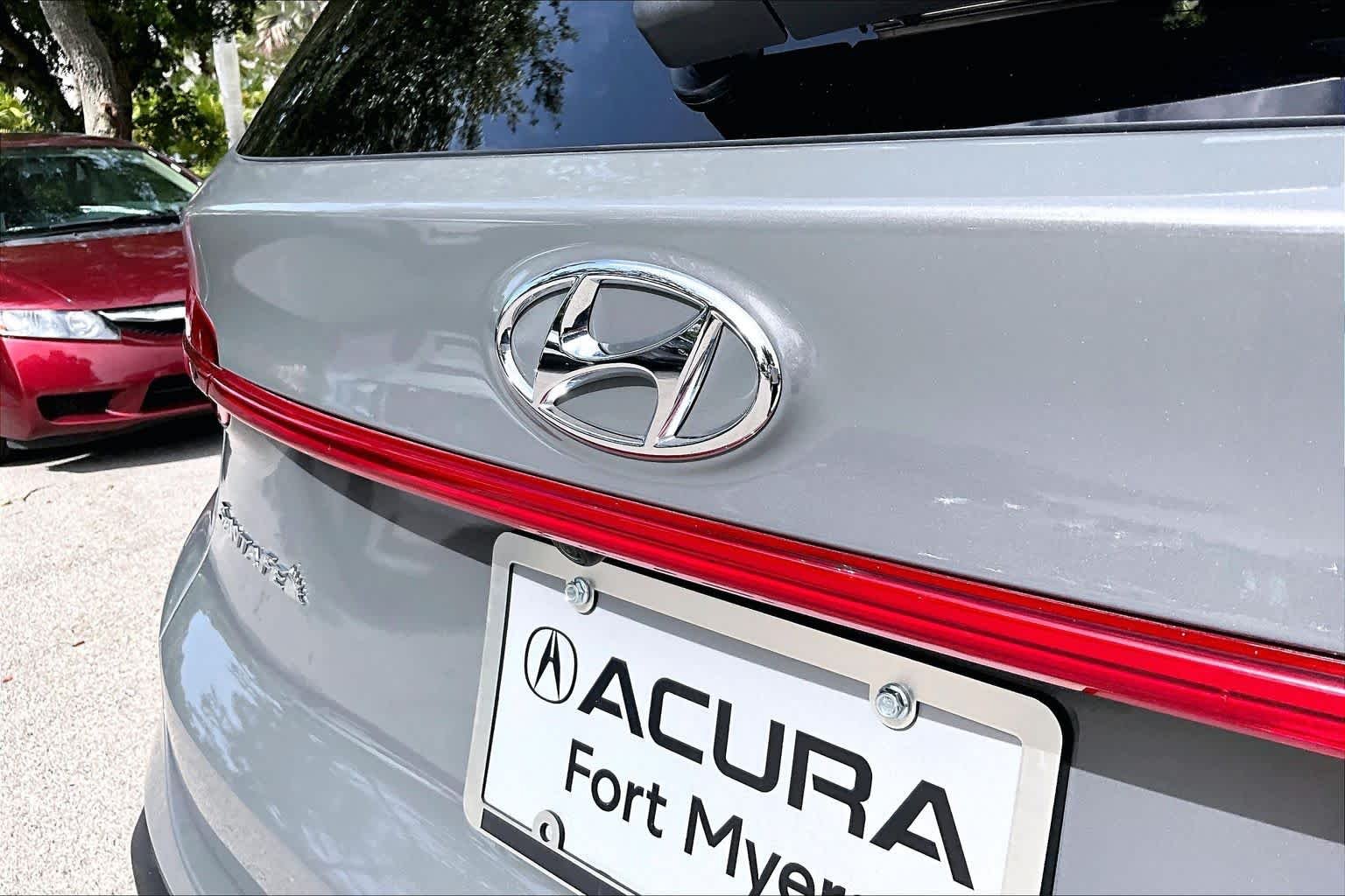 Used 2022 Hampton Gray Hyundai Limited image 31
