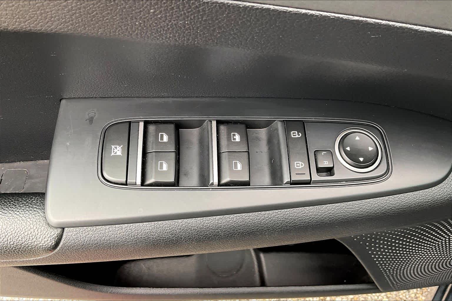 Used 2021 Gray Kia LXS image 61
