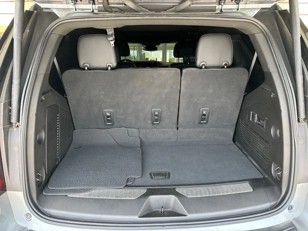 Used 2023 Silver GMC Denali image 33