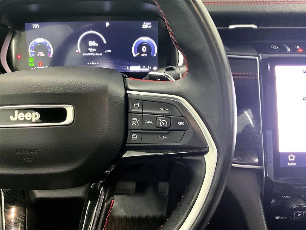 Used 2022 Diamond Black Crystal Pearlcoat Jeep Trailhawk image 24