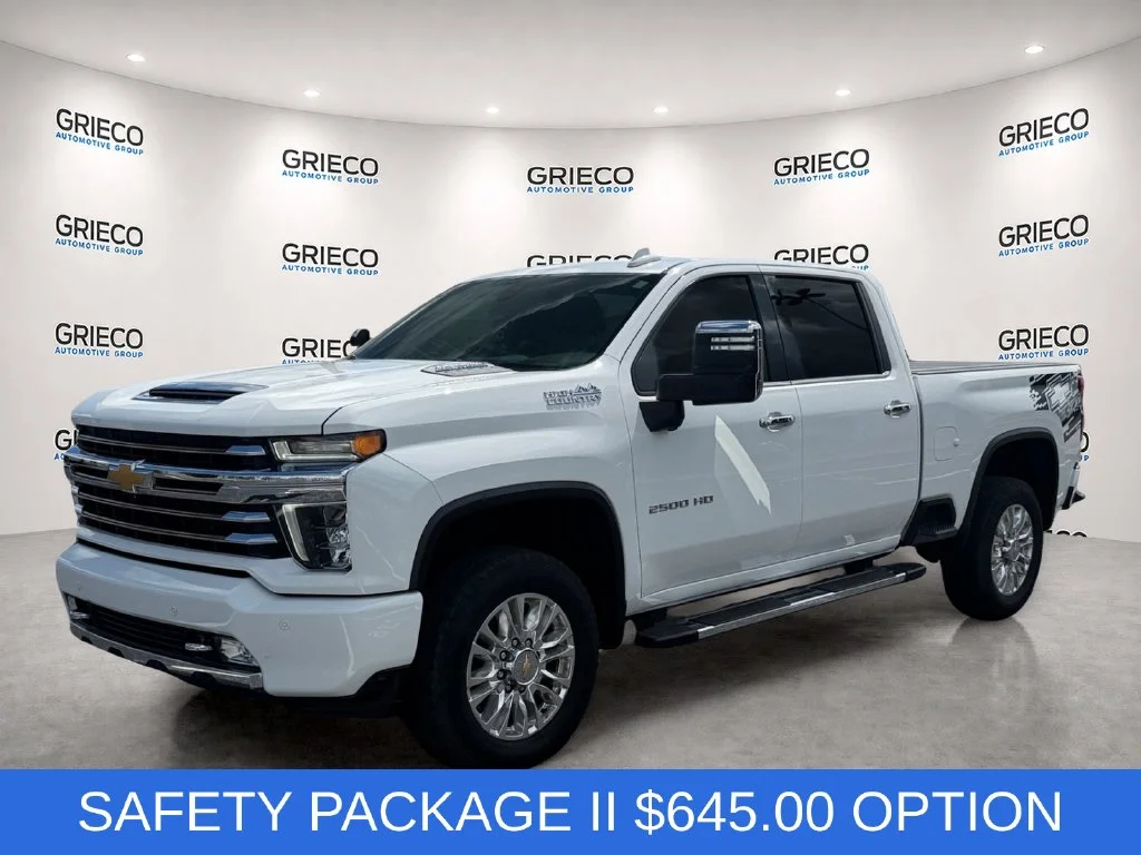 Used 2023 White Chevrolet High Country image 3