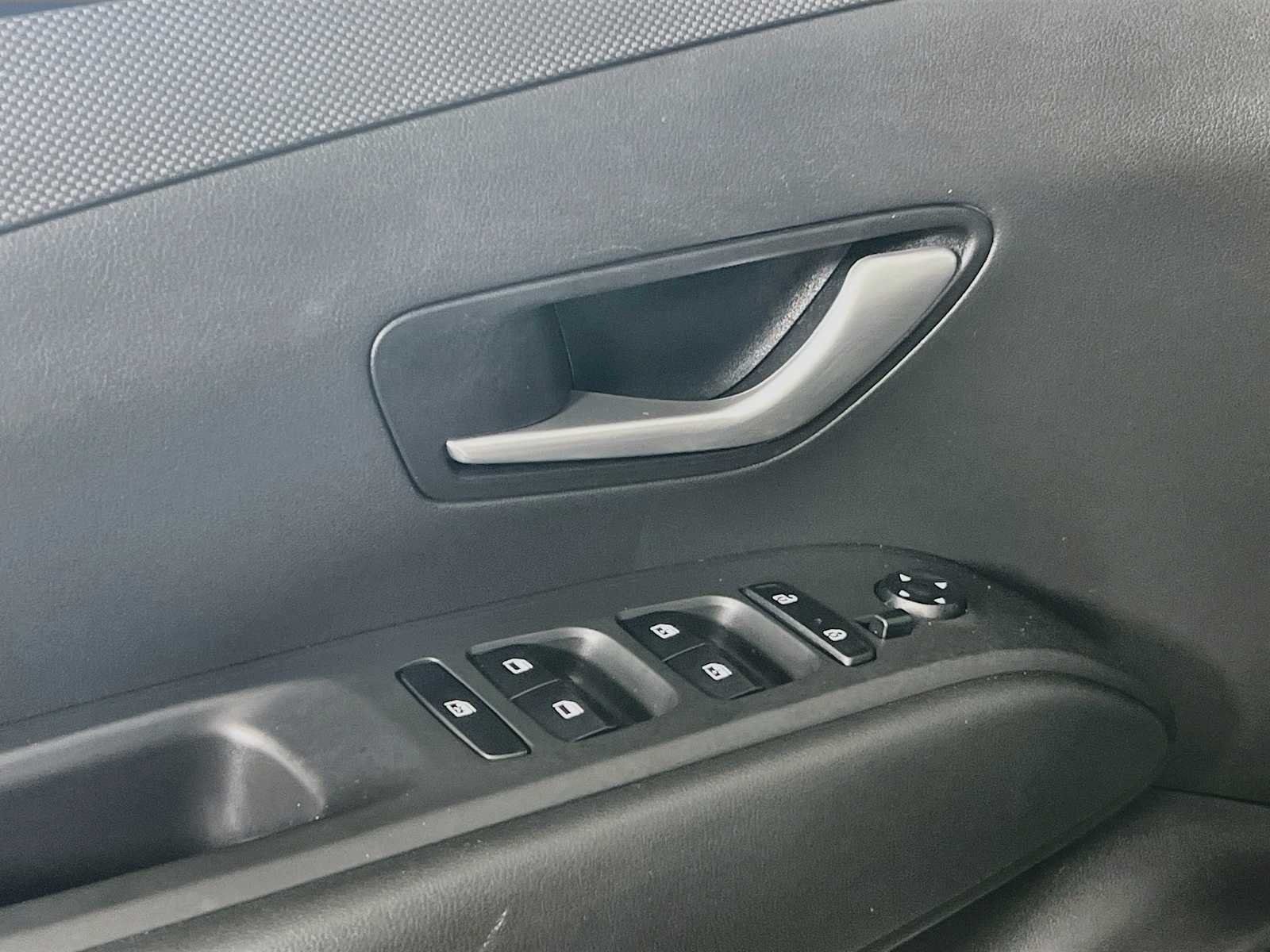 Used 2024 Hampton Gray Hyundai SEL image 17