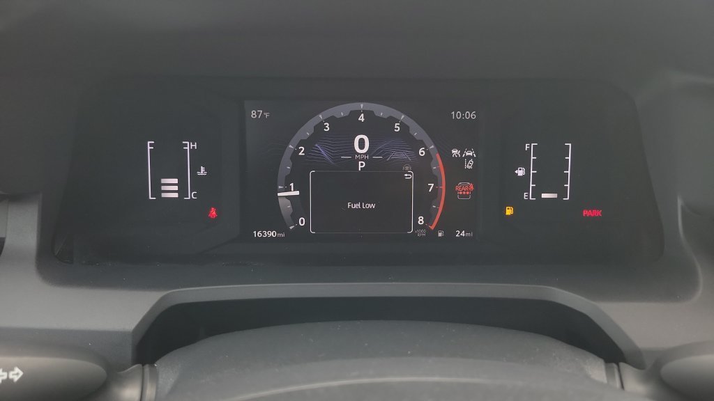 Certified Used 2025  Toyota SR5 image 21