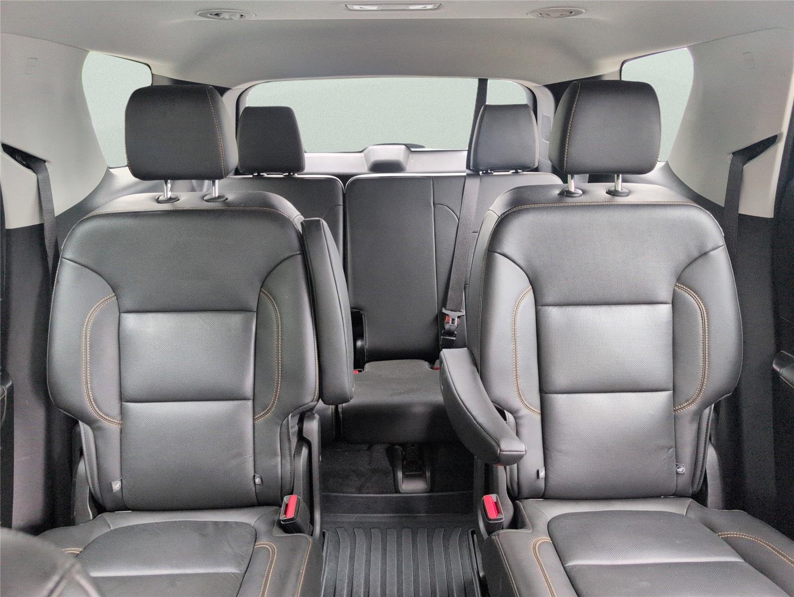 Used 2021 Iridescent Pearl Tricoat Chevrolet Premier image 29
