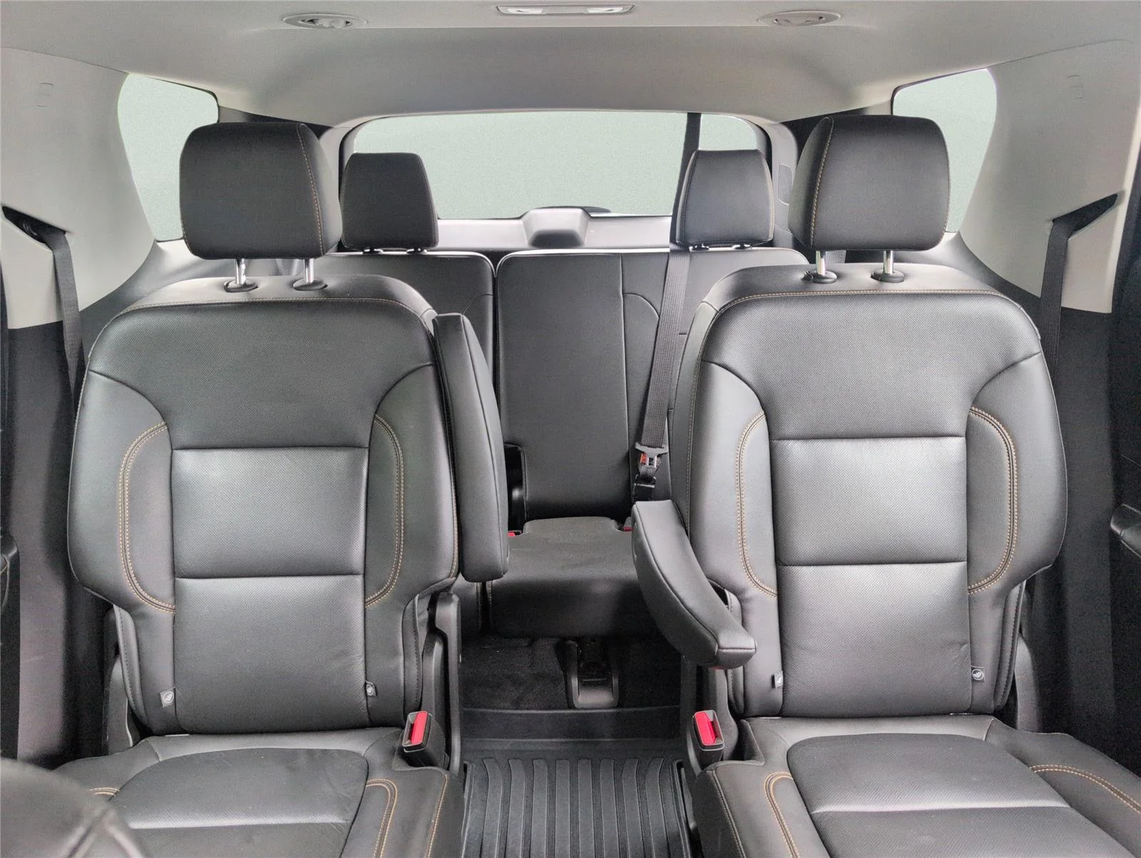 Used 2021 Iridescent Pearl Tricoat Chevrolet Premier image 29