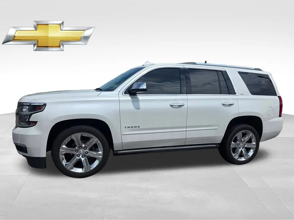 Used 2016 IRIDESCENT PEARL TRICOAT Chevrolet LTZ image 3