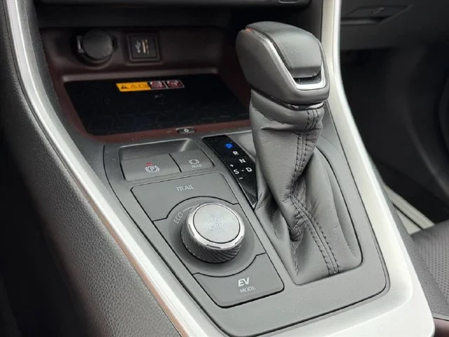Used 2025 Beige Toyota Limited image 27