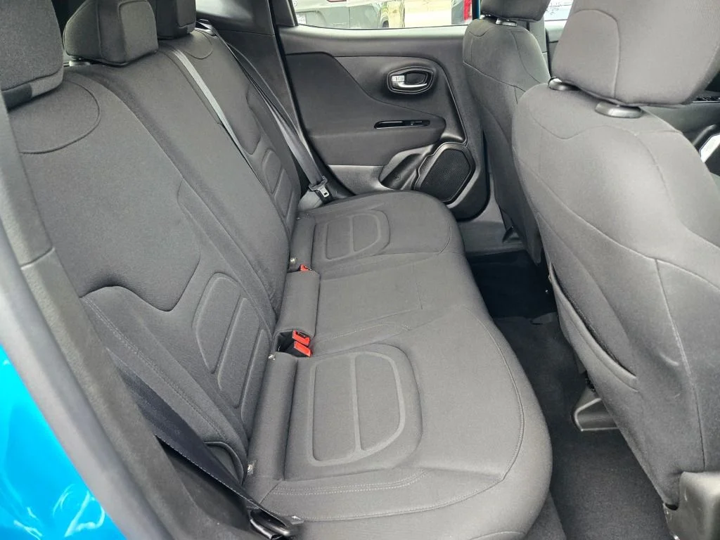 Used 2021 Teal Jeep Latitude image 11