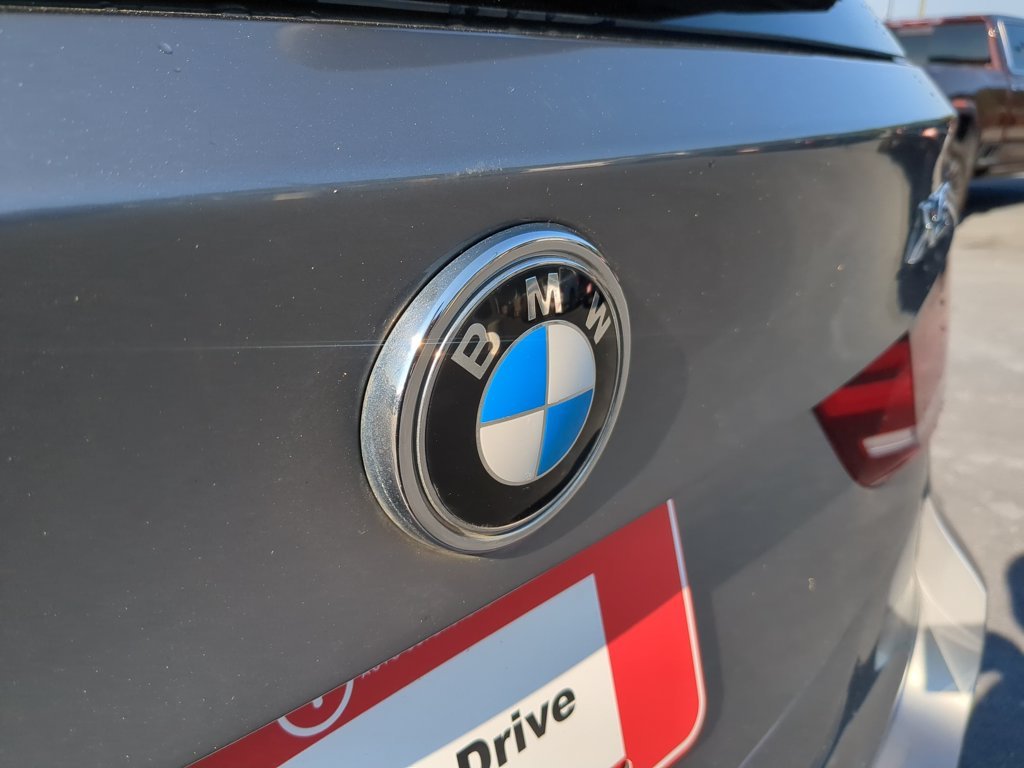 Used 2018 Silver BMW xDrive50i image 30