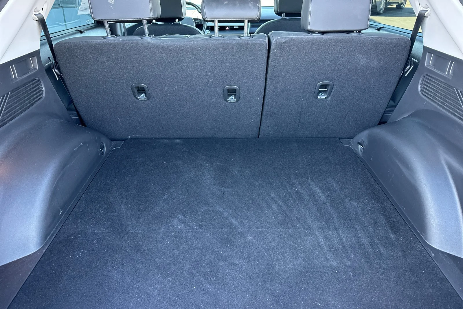 Used 2024 Abyss Black Hyundai Limited image 15