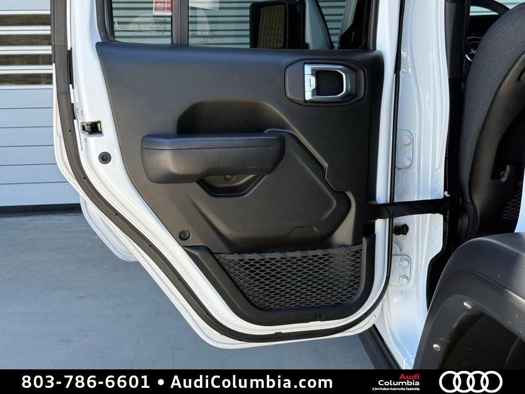 Used 2024 White Jeep Rubicon image 22