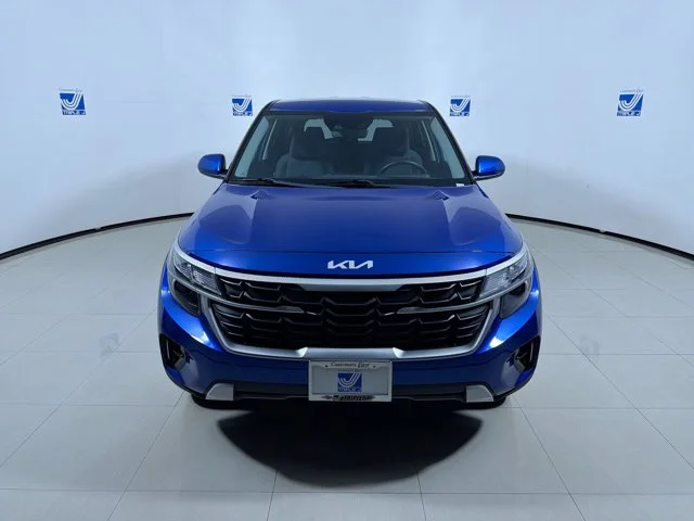 Used 2024 NEPTUNE_BLUE Kia LX image 3