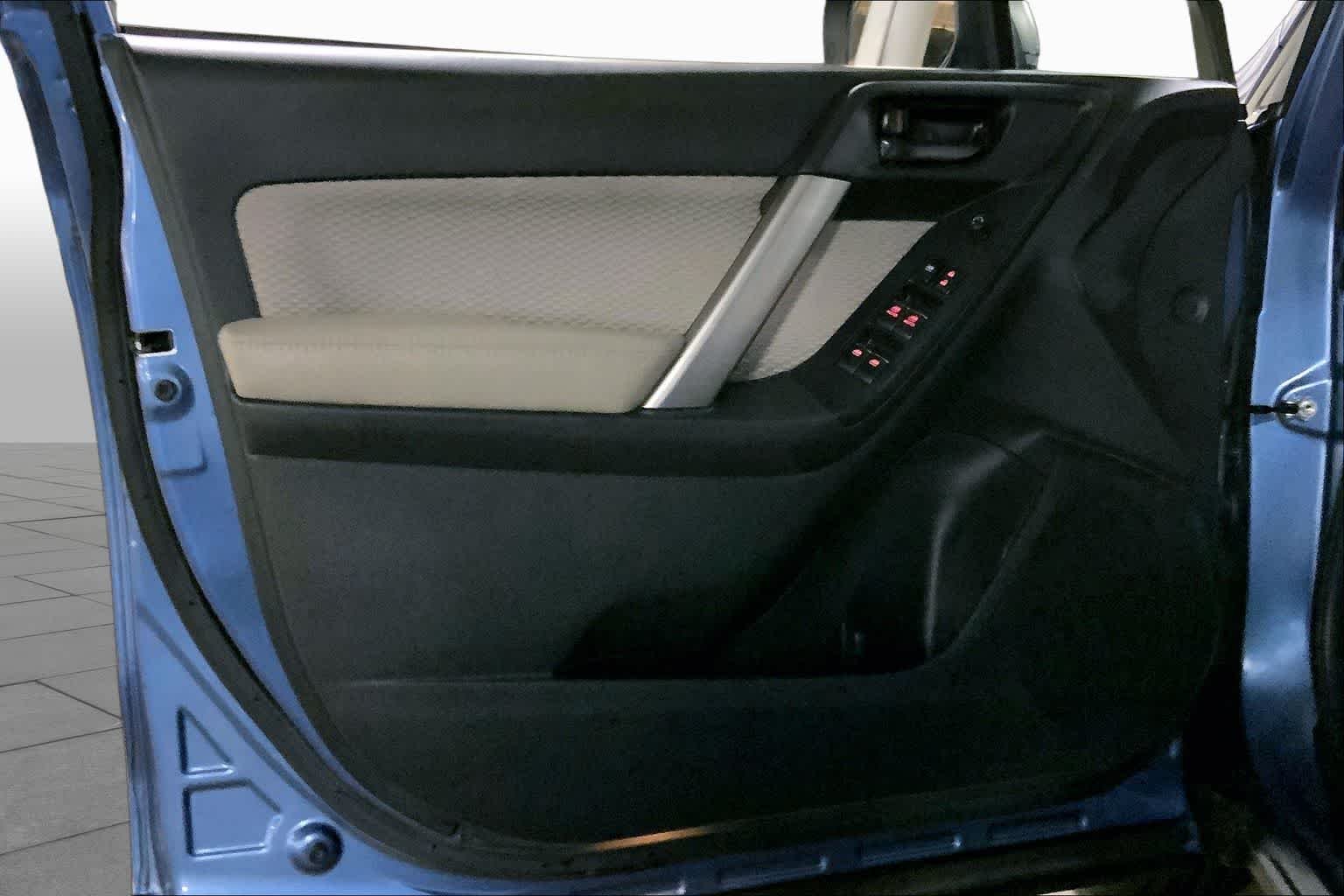 Used 2017 Quartz Blue Pearl Subaru  image 22