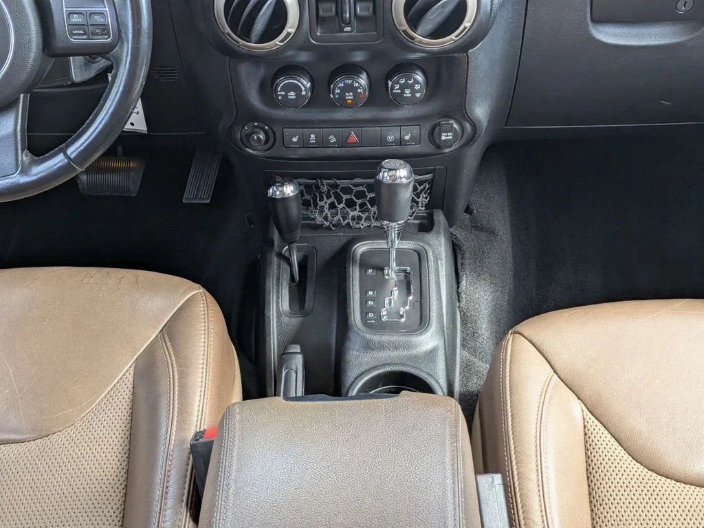 Used 2017 White Jeep Unlimited Sahara image 19