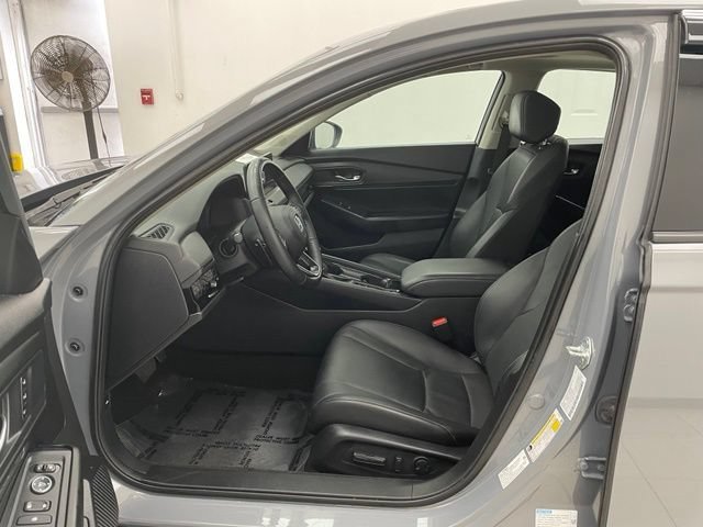 Used 2024 Gray Honda EX-L image 7