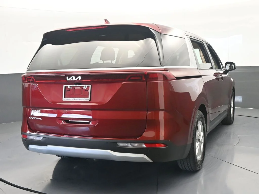 Used 2024 Flare Red Kia LX image 4