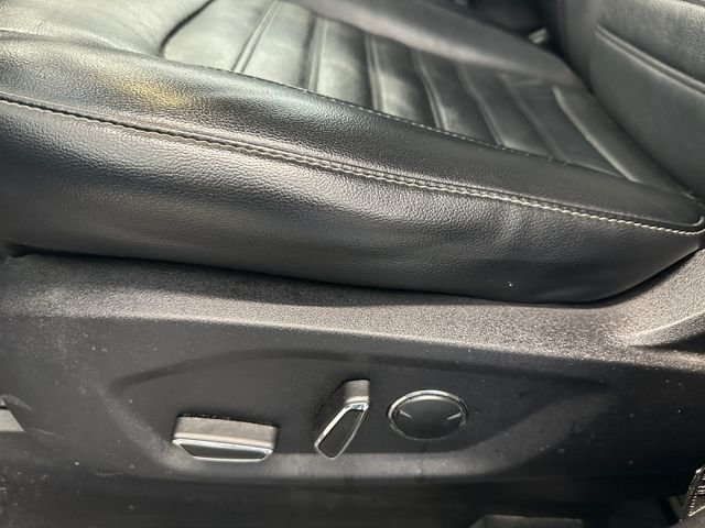 Used 2015  Ford SEL image 17