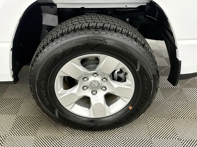 Certified Pre-Owned 2024 Ram 1500 Big Horn/Lone Star