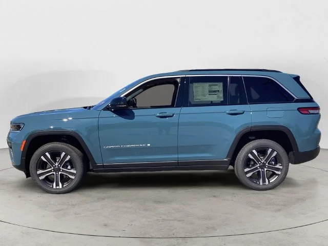 New 2027 Steel Blue Jeep LIMITED 4X4 image 2