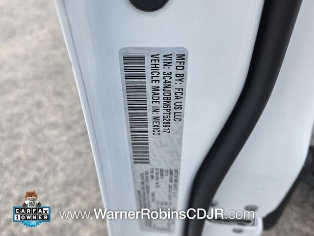Used 2023 White Jeep Latitude image 21