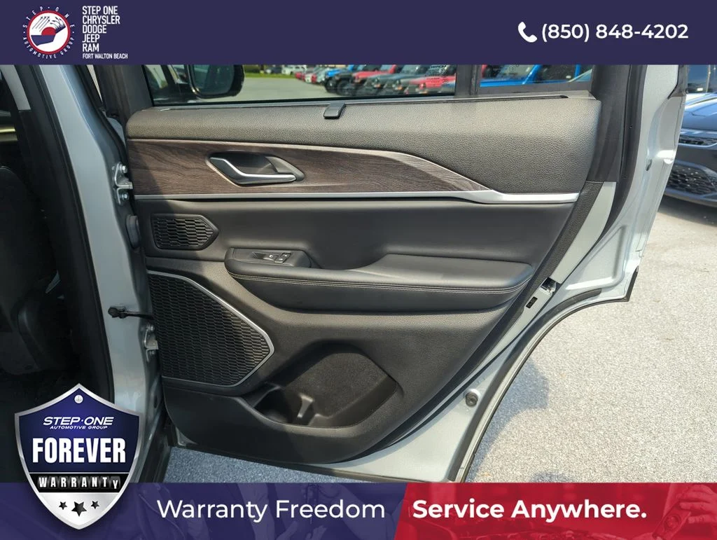 Used 2022 Silver Jeep 4xe image 33