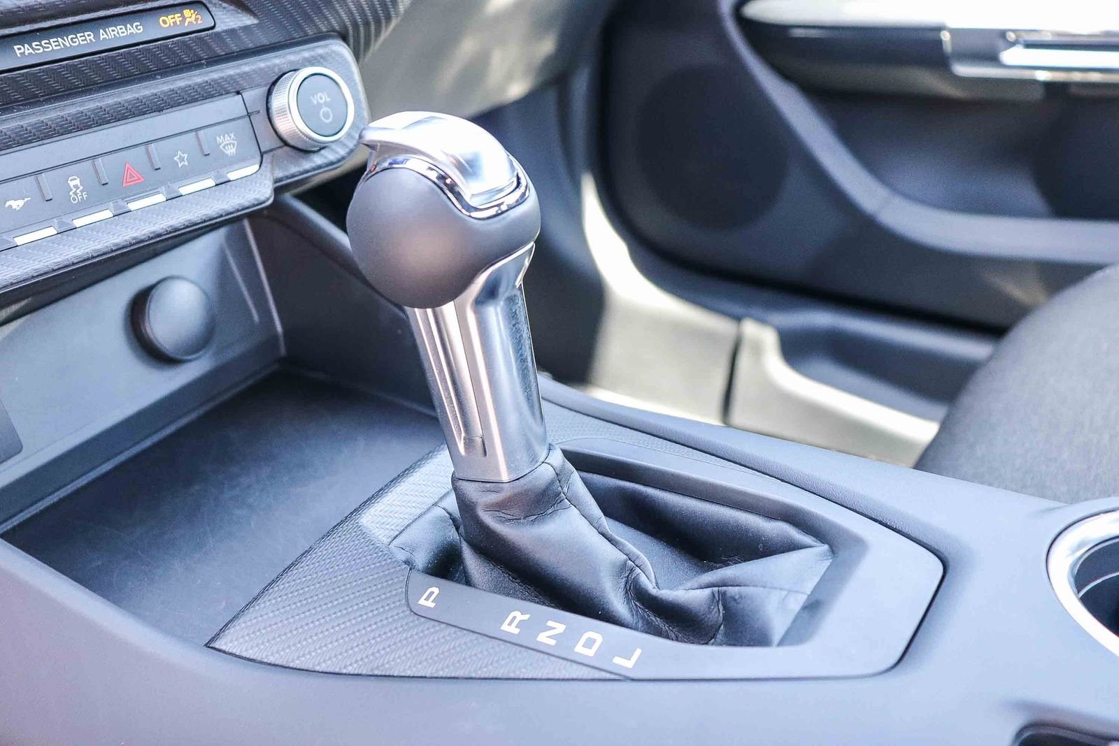 2026 Ford Mustang EcoBoost - Photo 19
