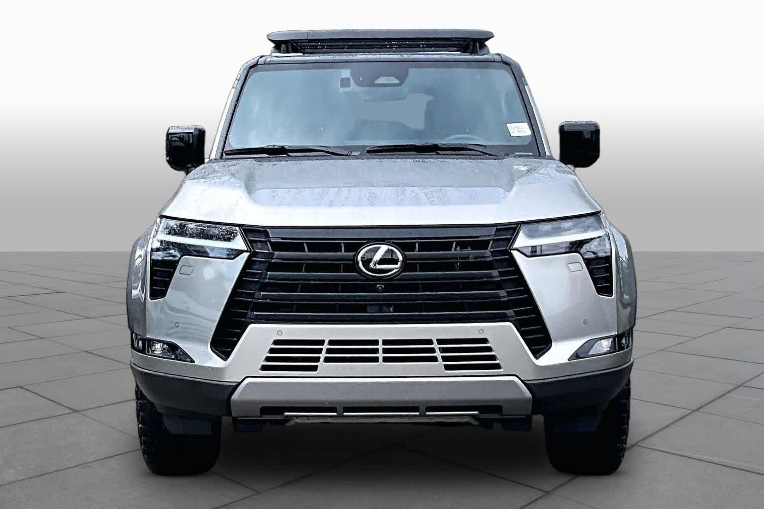 Used 2025 Atomic Silver/Black Roof Lexus Overtrail+ image 4