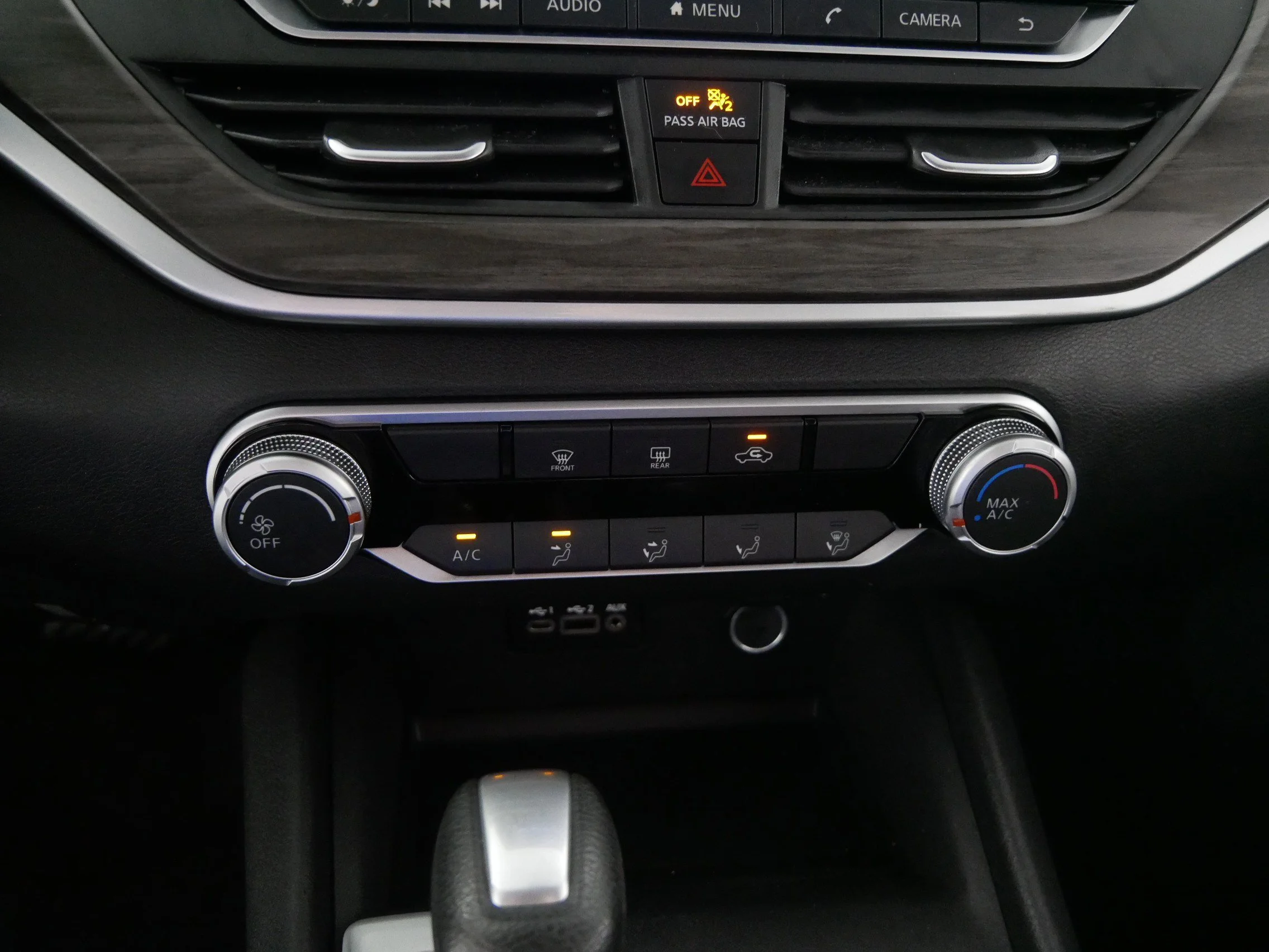Used 2025 Super Black Nissan SV image 23