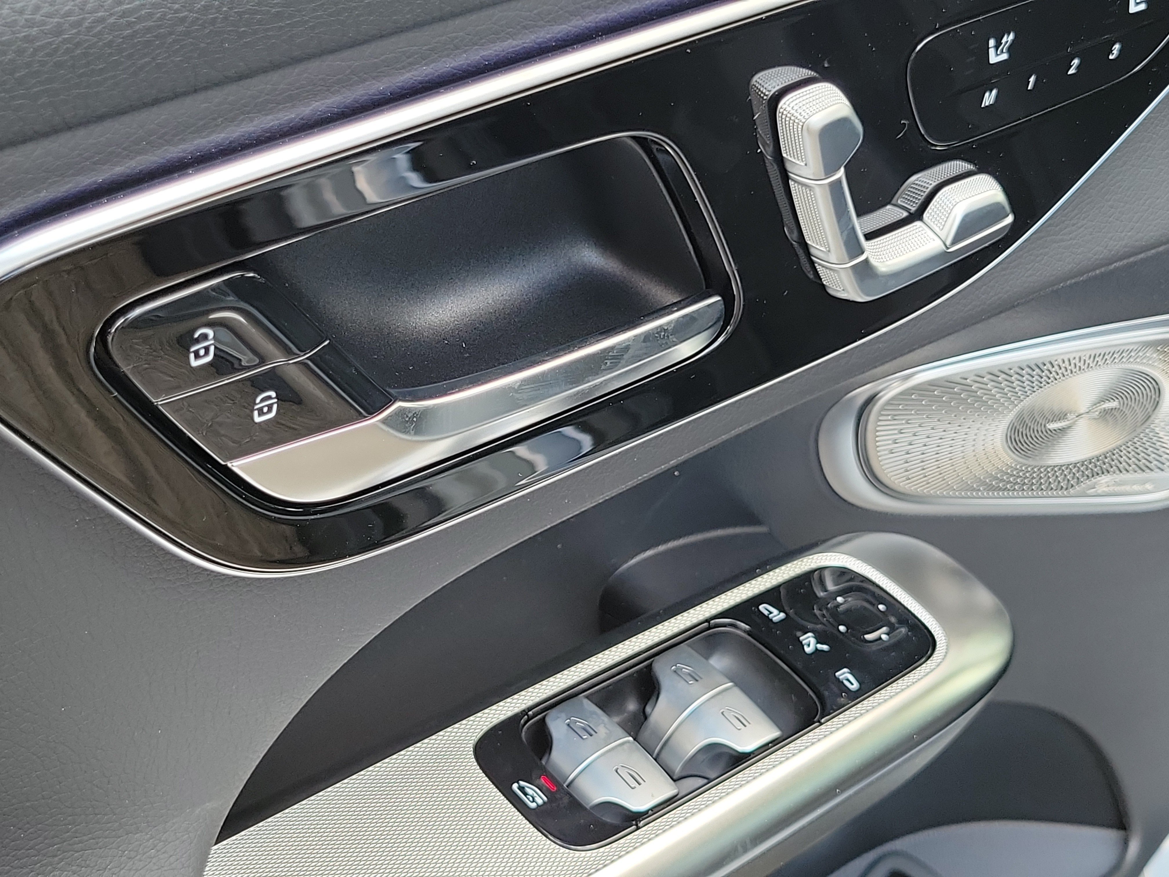 New 2026 MANUFAKTUR Alpine Grey Mercedes-Benz GLC 300 image 51