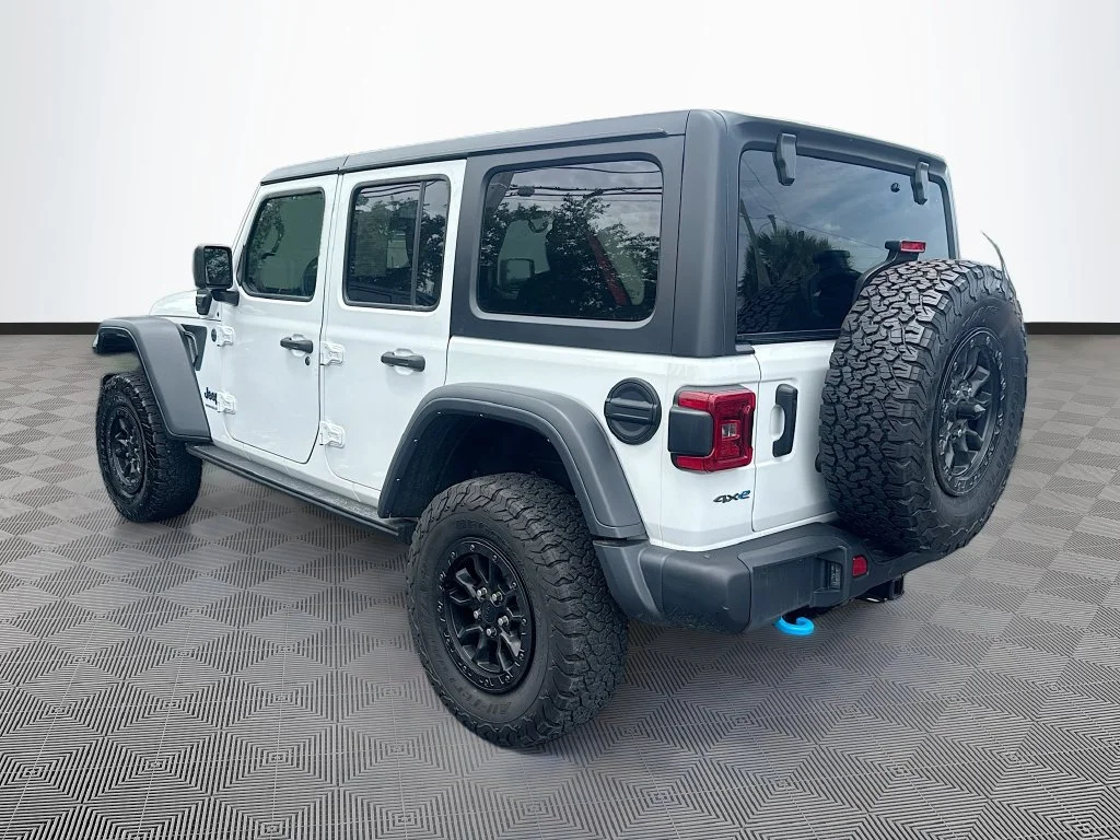 Used 2023 White Jeep Rubicon 20th Anniversary Edition 4xe image 8