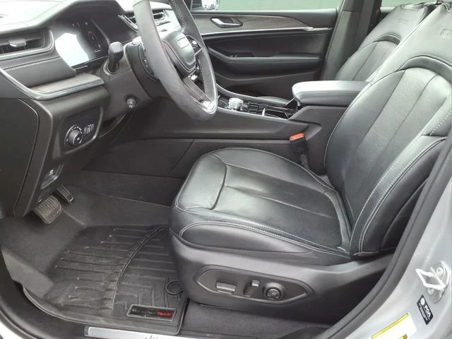 Used 2023 Silver Jeep Overland image 19