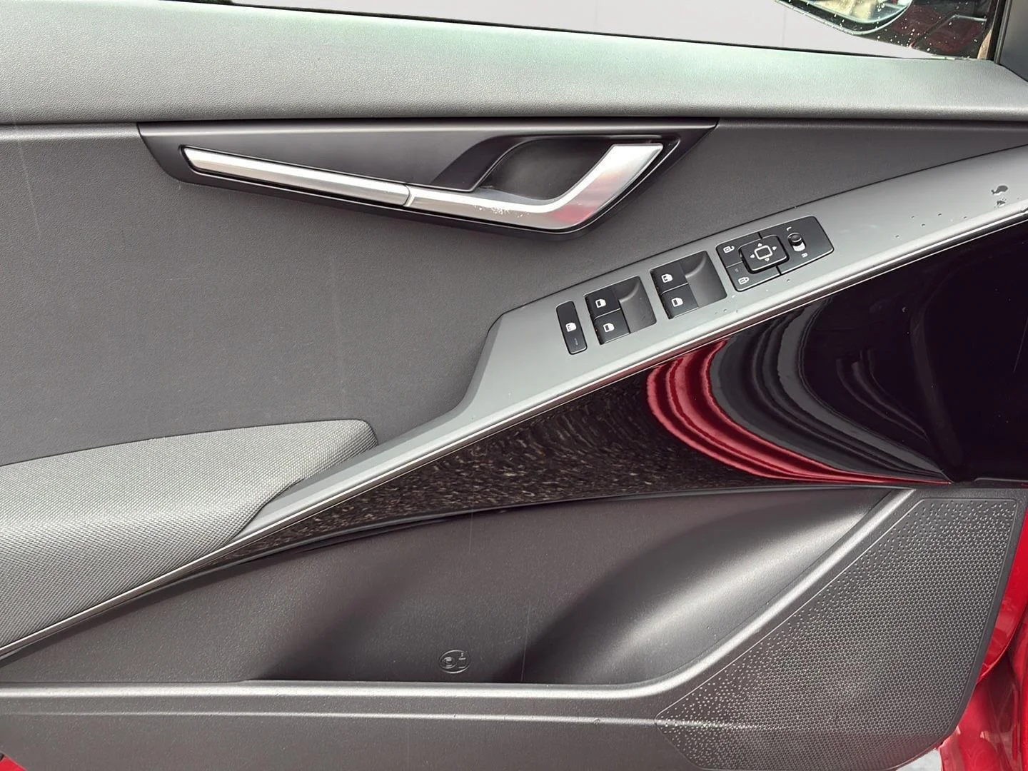 Used 2023 Runway Red Kia Wind image 23