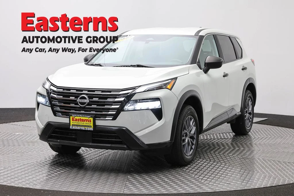 Used 2024 White Nissan S image 1