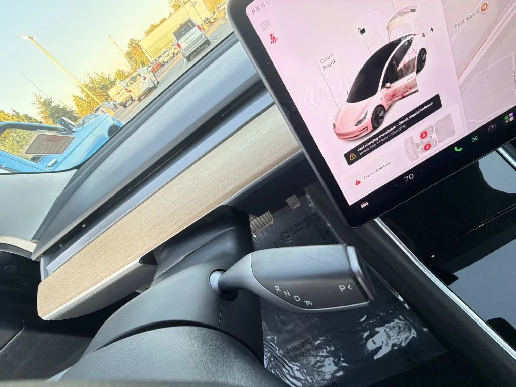 Used 2020  Tesla Standard image 22