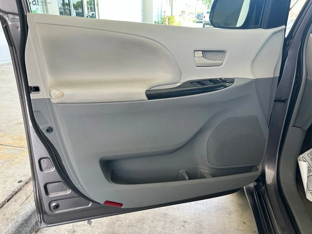 Used 2014 Gray Toyota LE image 34